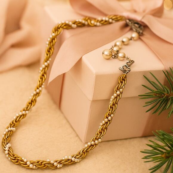 Vintage Marvella 16" Double Strand Faux Pearl Necklace w Twisted Chain – Hey Viv - Picture 2 of 6